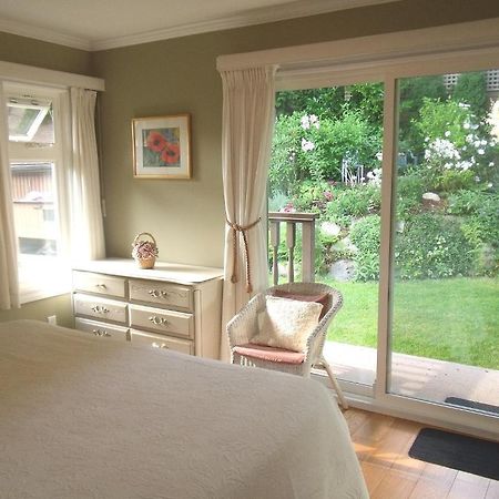 Mountain Bed & Breakfast North Vancouver Ruang foto