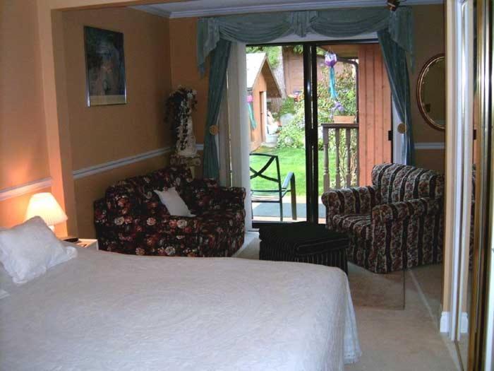 Mountain Bed & Breakfast North Vancouver Ruang foto