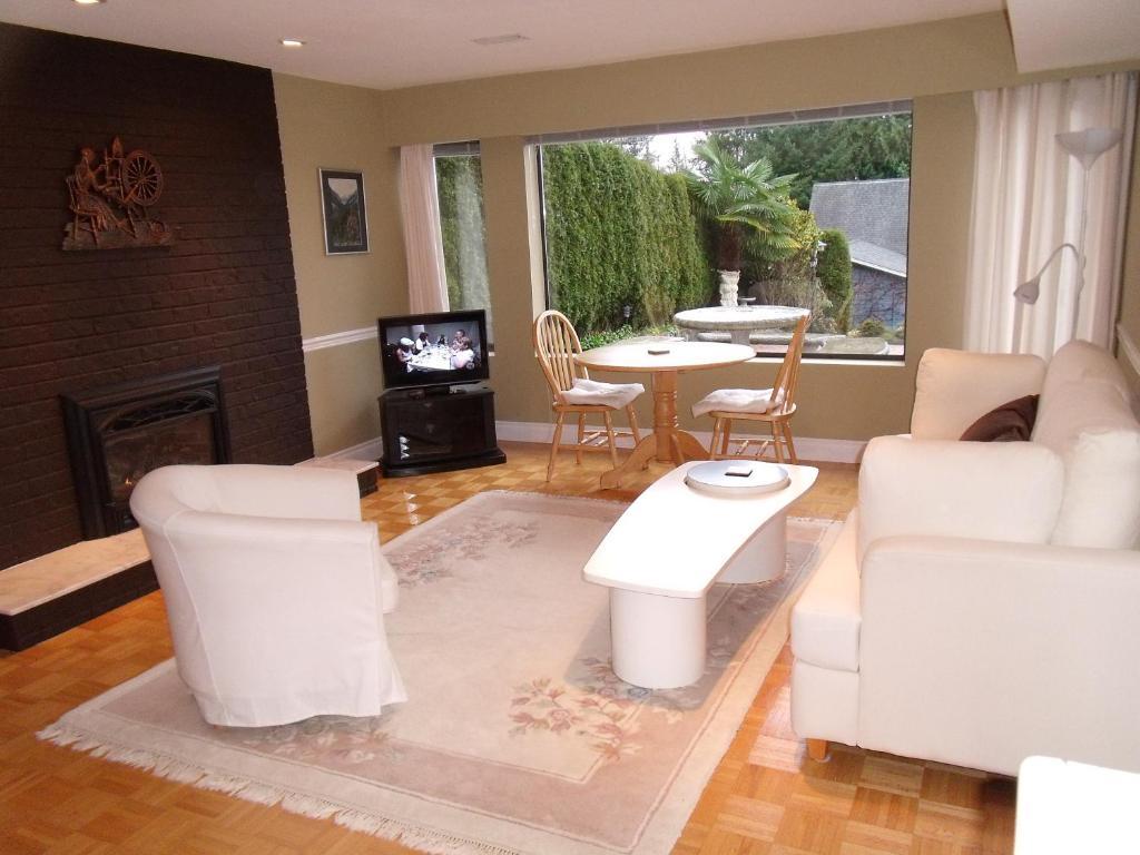Mountain Bed & Breakfast North Vancouver Ruang foto