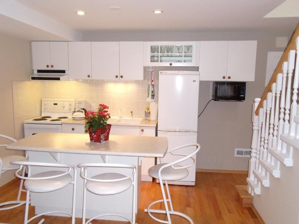 Mountain Bed & Breakfast North Vancouver Ruang foto