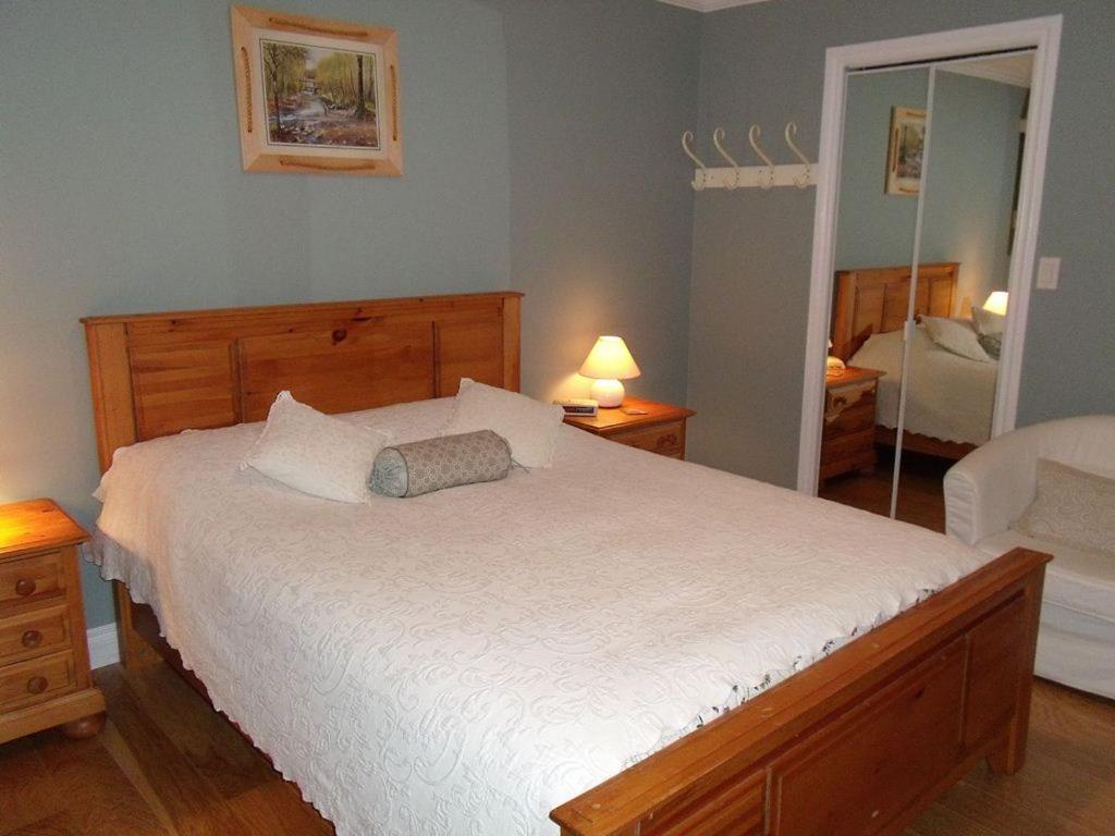 Mountain Bed & Breakfast North Vancouver Ruang foto